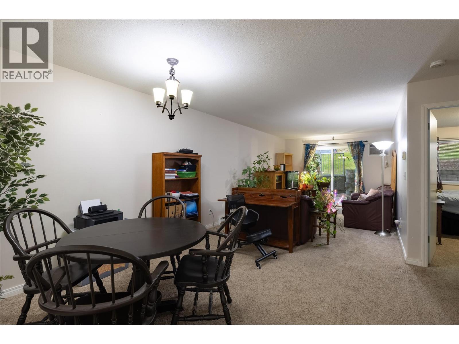831 2Nd Street Se Unit# 103, Salmon Arm, BC - Indoor Photo Showing Dining Room