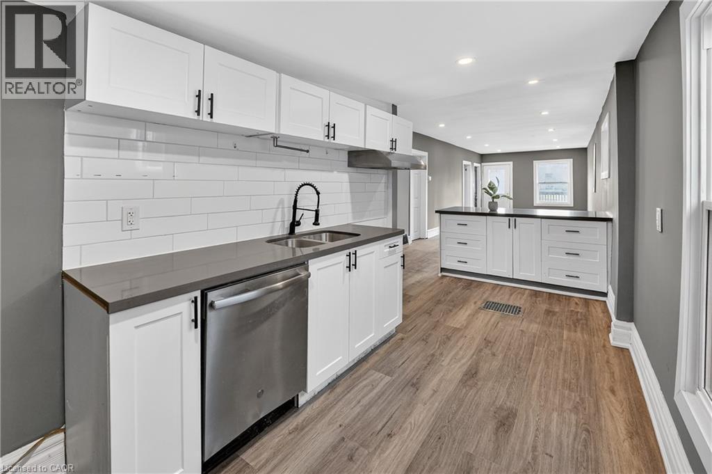 49 Allan Avenue, Hamilton, ON - Indoor Photo Showing Kitchen With Double Sink With Upgraded Kitchen