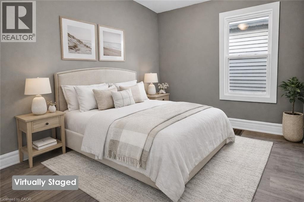 49 Allan Avenue, Hamilton, ON - Indoor Photo Showing Bedroom