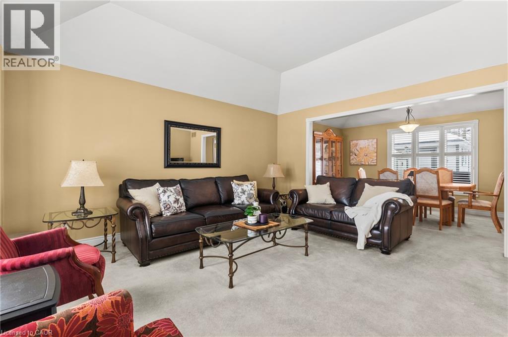 3602 Glen Elgin Drive, Jordan, ON - Indoor Photo Showing Living Room