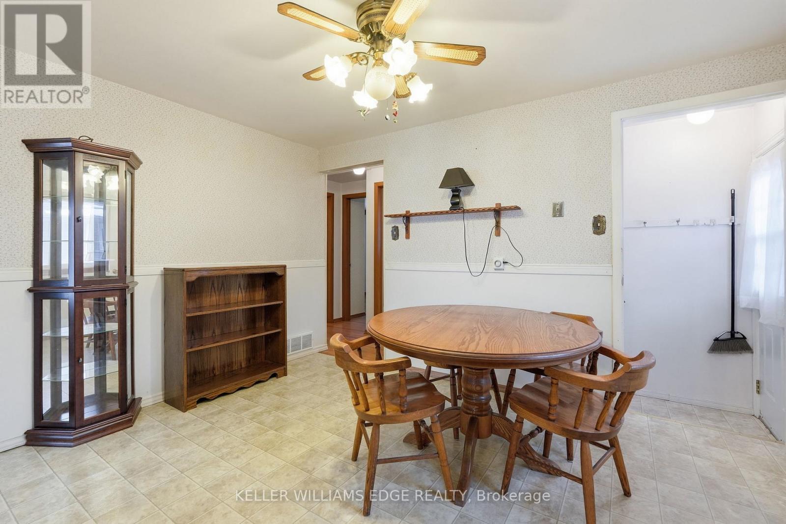 66 Geneva Crescent, Kitchener, ON - Indoor Photo Showing Dining Room