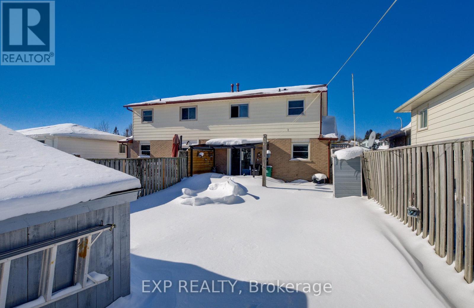 52 Uxbridge Crescent, Kitchener, ON - Outdoor