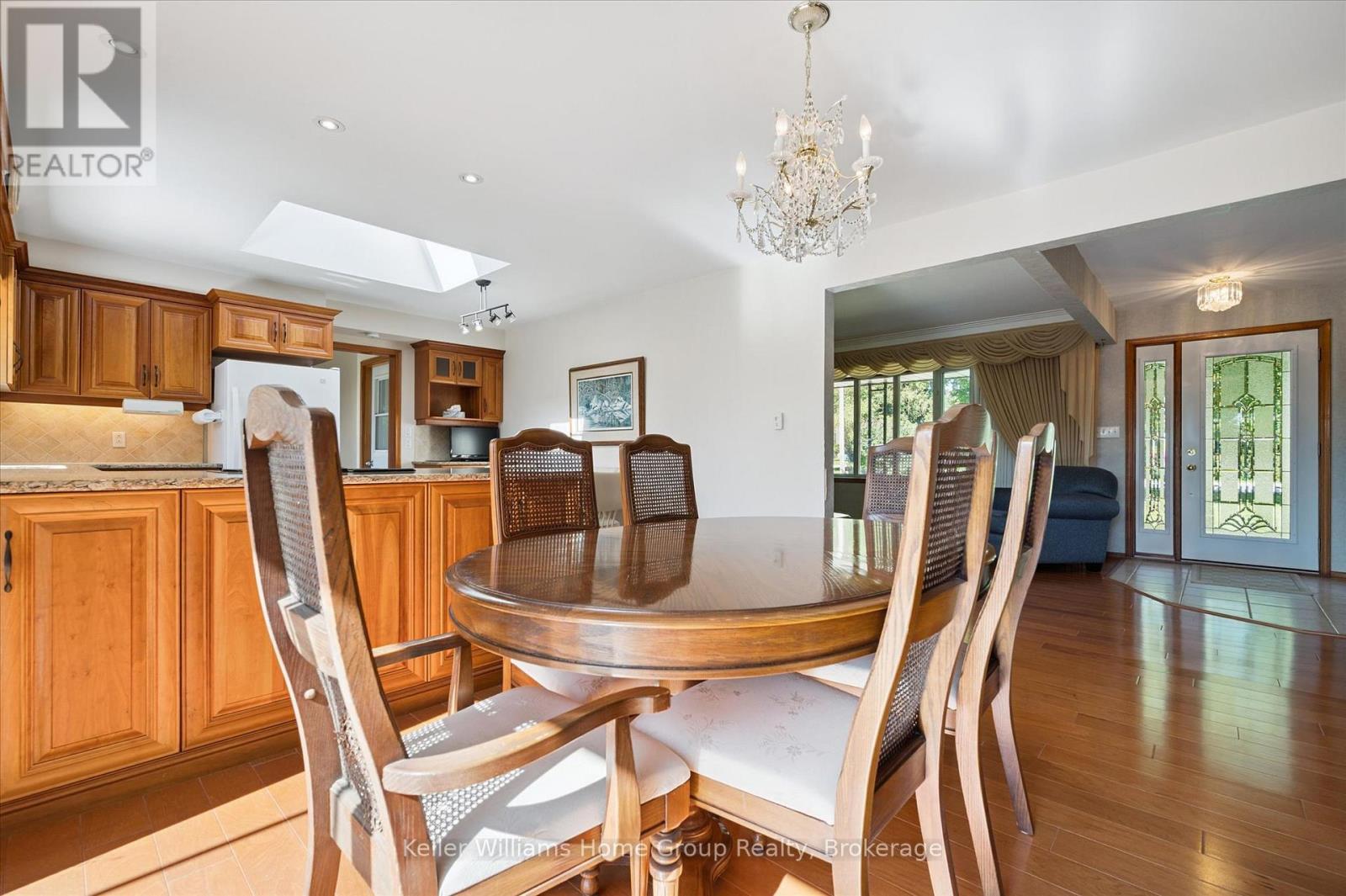 27 Peel Street E, Mapleton, ON - Indoor Photo Showing Dining Room