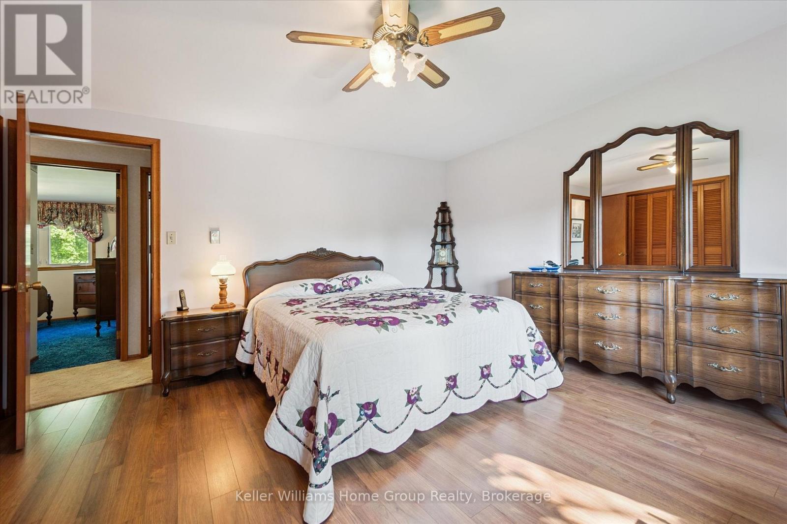 27 Peel Street E, Mapleton, ON - Indoor Photo Showing Bedroom