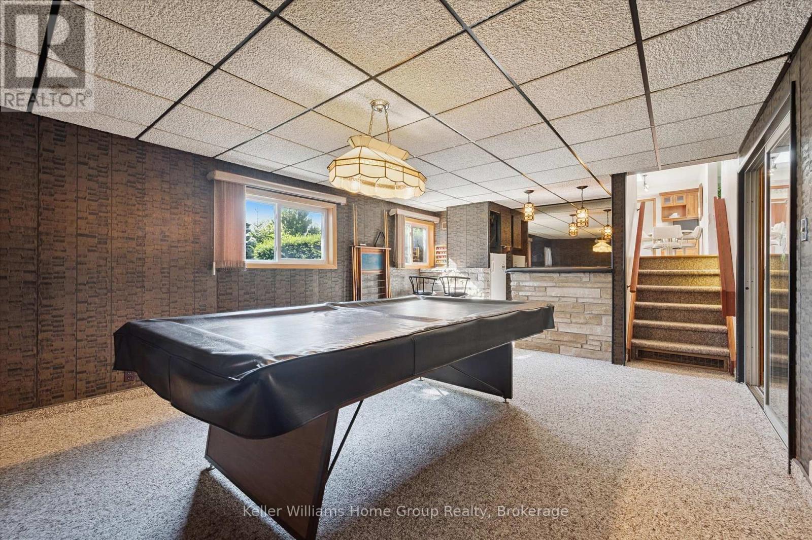 27 Peel Street E, Mapleton, ON - Indoor Photo Showing Other Room