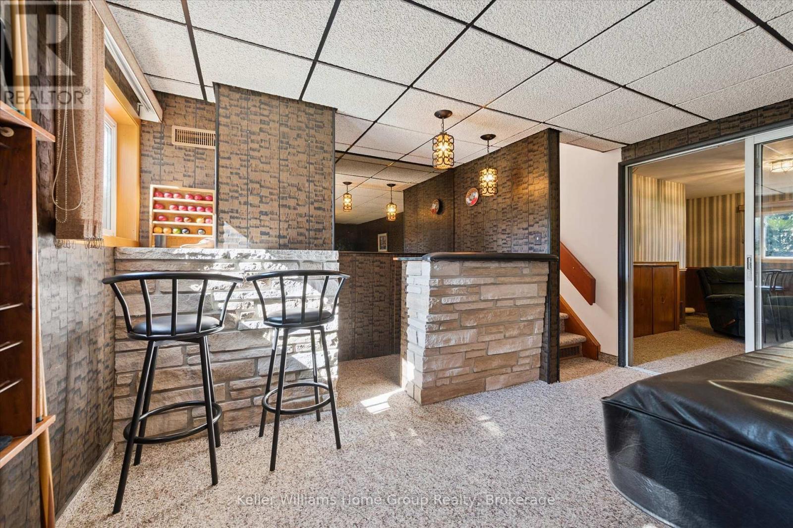 27 Peel Street E, Mapleton, ON - Indoor Photo Showing Other Room