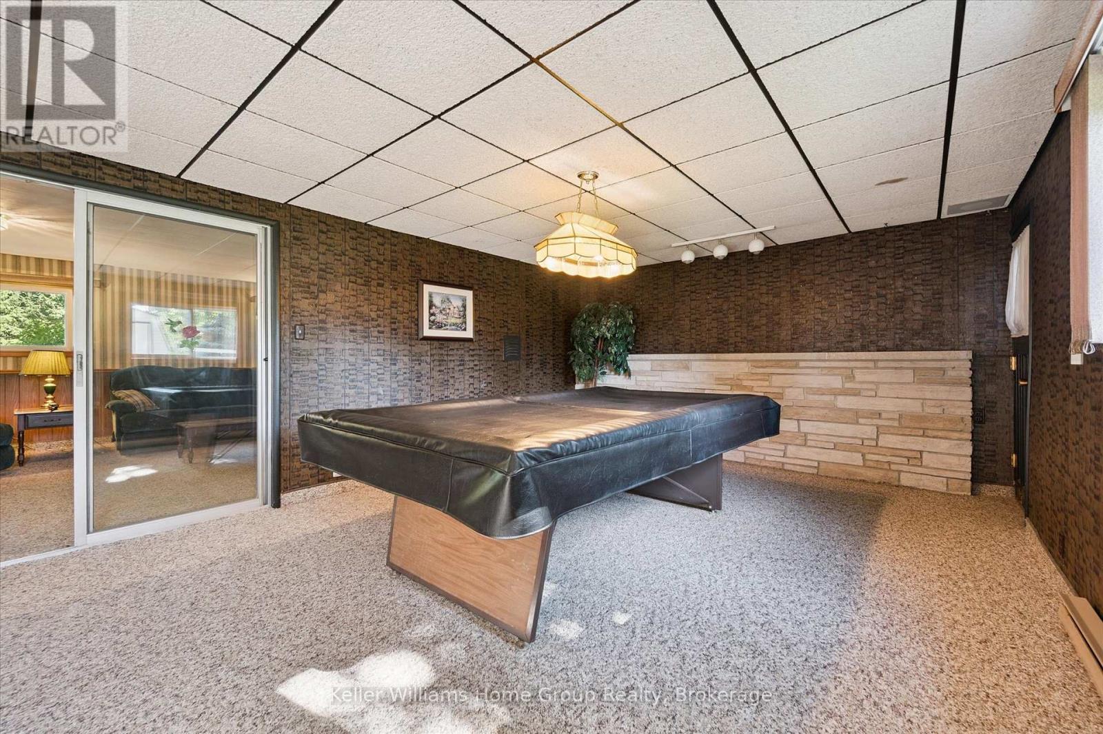 27 Peel Street E, Mapleton, ON - Indoor Photo Showing Other Room