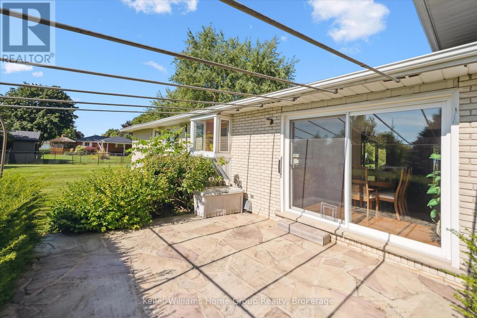 27 Peel Street E, Mapleton, ON - Outdoor