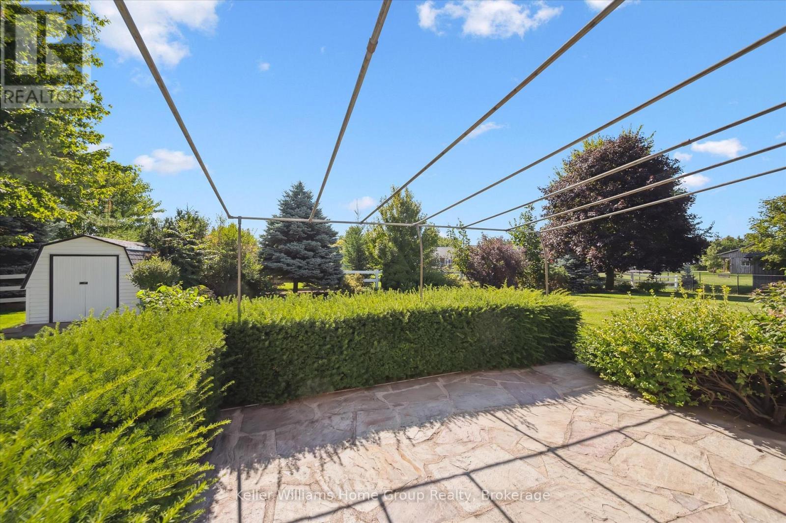 27 Peel Street E, Mapleton, ON - Outdoor