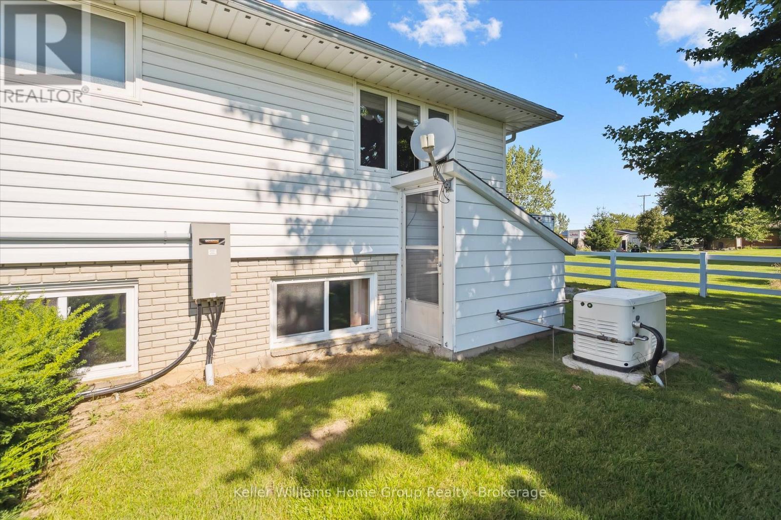 27 Peel Street E, Mapleton, ON - Outdoor With Exterior