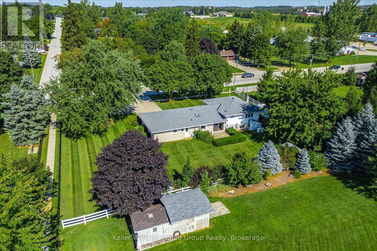 27 Peel Street E, Mapleton, ON - Outdoor With View