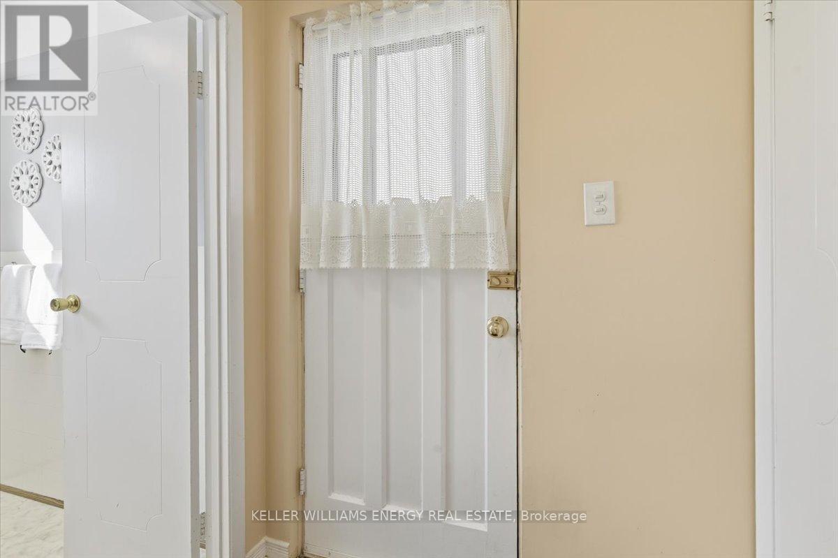 886 Antonio Street, Pickering (Bay Ridges), ON - Indoor Photo Showing Other Room
