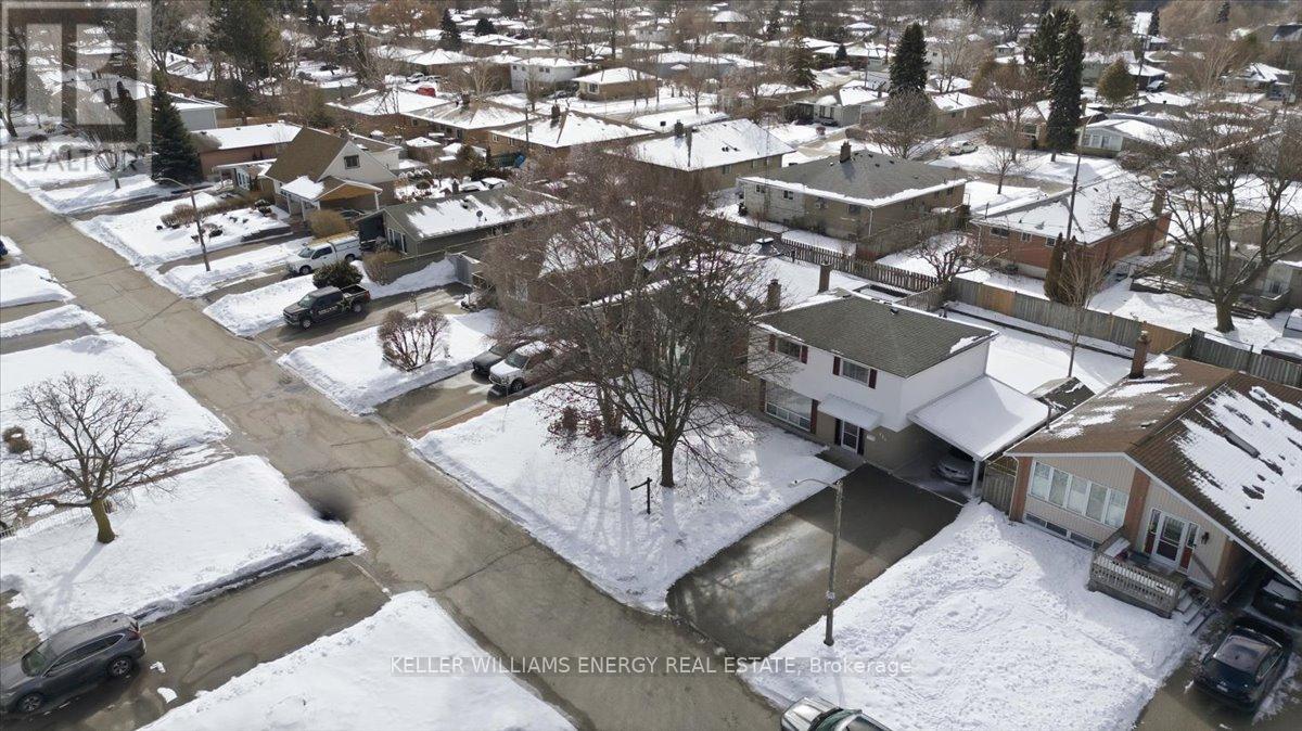 886 Antonio Street, Pickering (Bay Ridges), ON - Outdoor