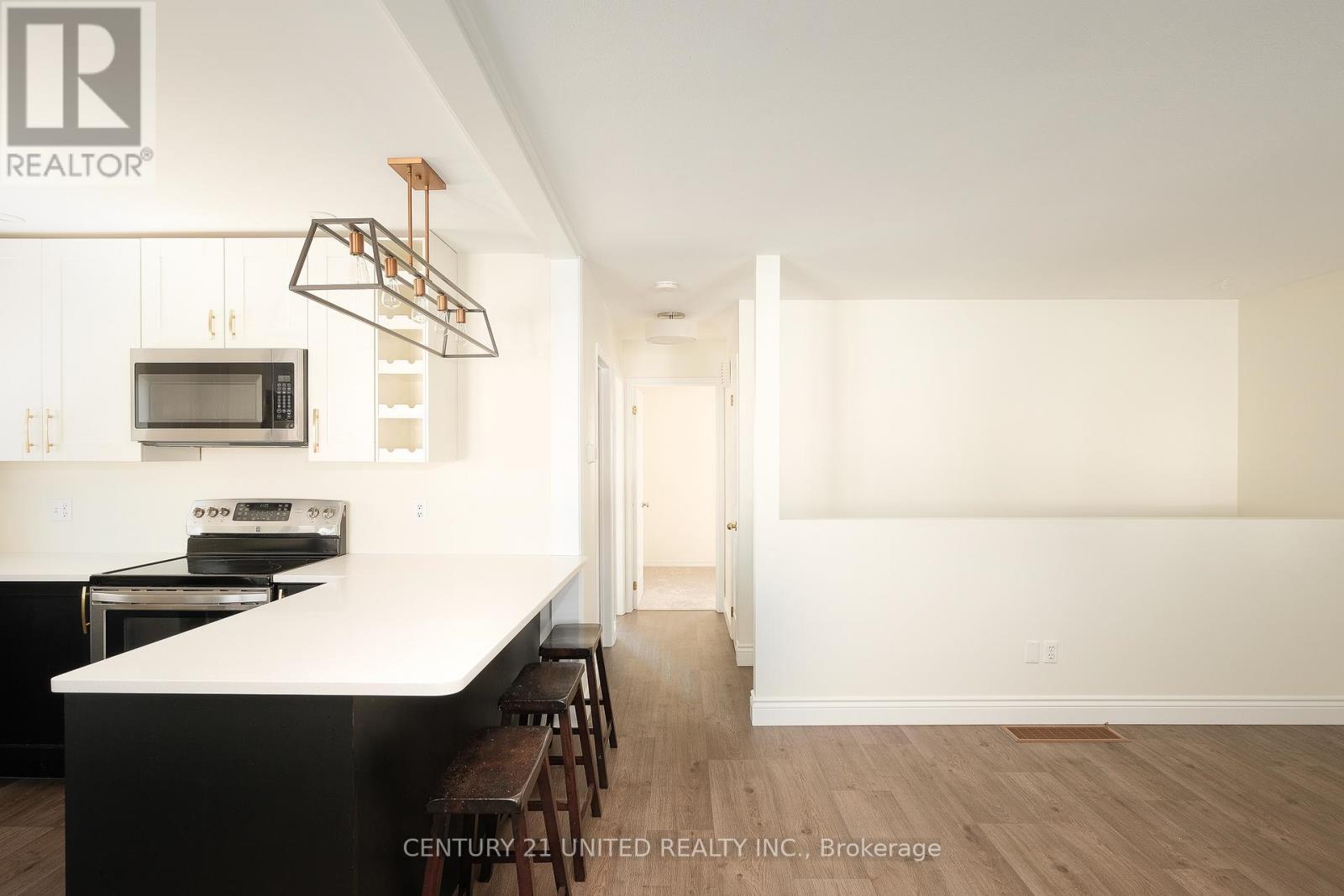 123 Towerhill Road, Peterborough (Northcrest Ward 5), ON - Indoor Photo Showing Kitchen