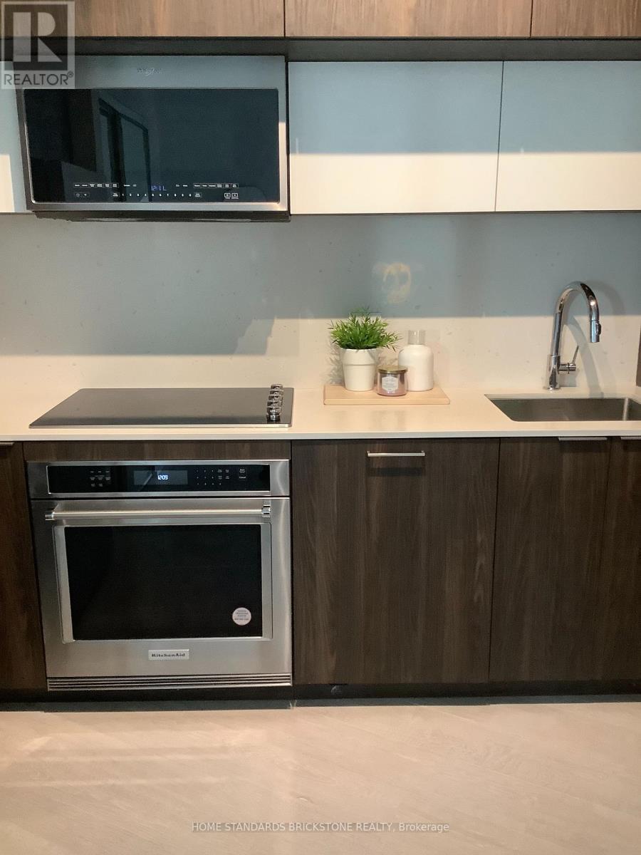 733 - 25 Adra Grado Way, Toronto, ON - Indoor Photo Showing Kitchen