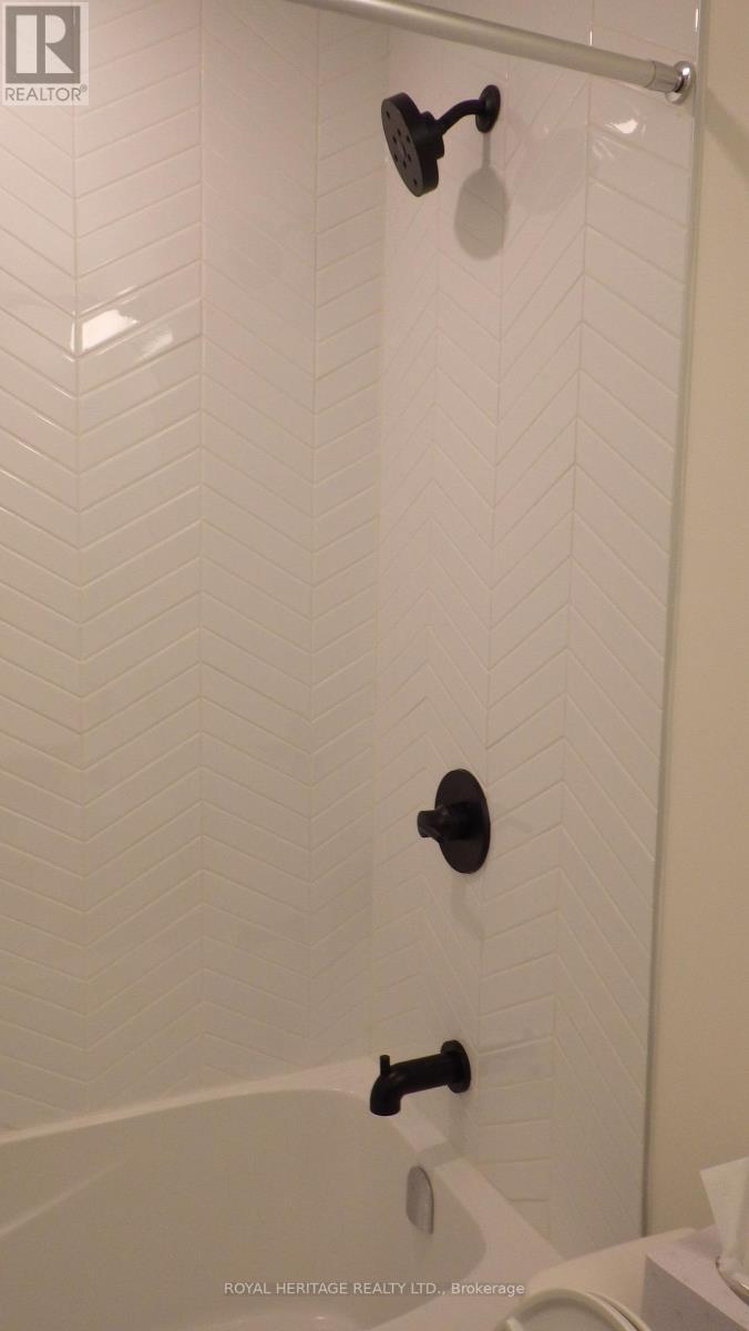 602 - 201 Brock Street S, Whitby, ON - Indoor Photo Showing Bathroom