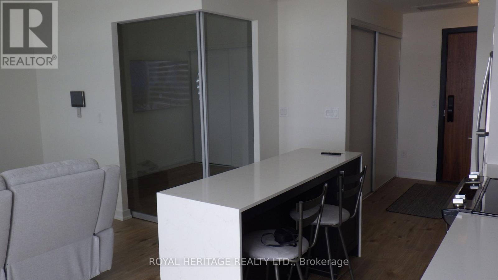 602 - 201 Brock Street S, Whitby, ON - Indoor