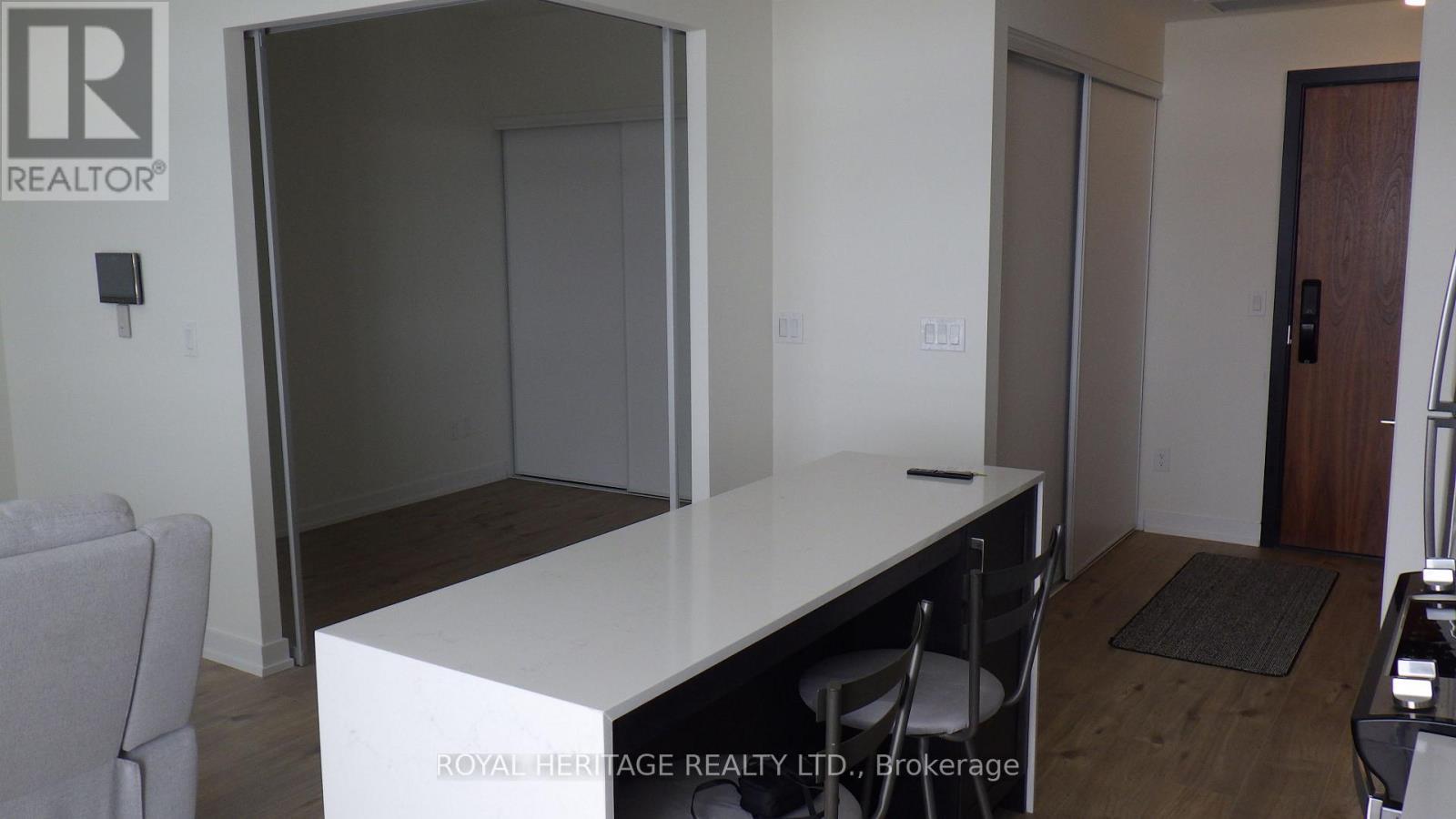 602 - 201 Brock Street S, Whitby, ON - Indoor