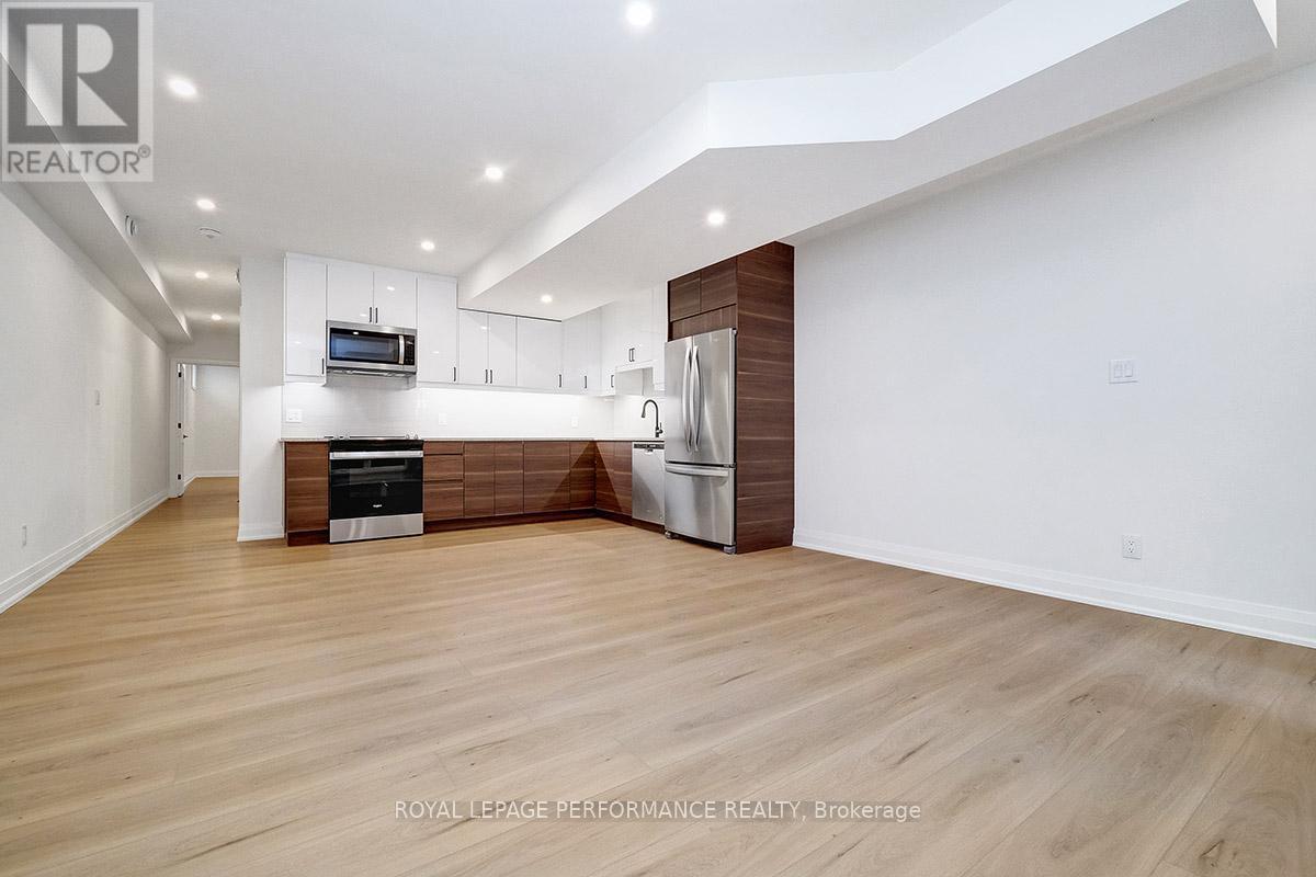 31 Commanda Way, Ottawa, ON - Indoor Photo Showing Kitchen