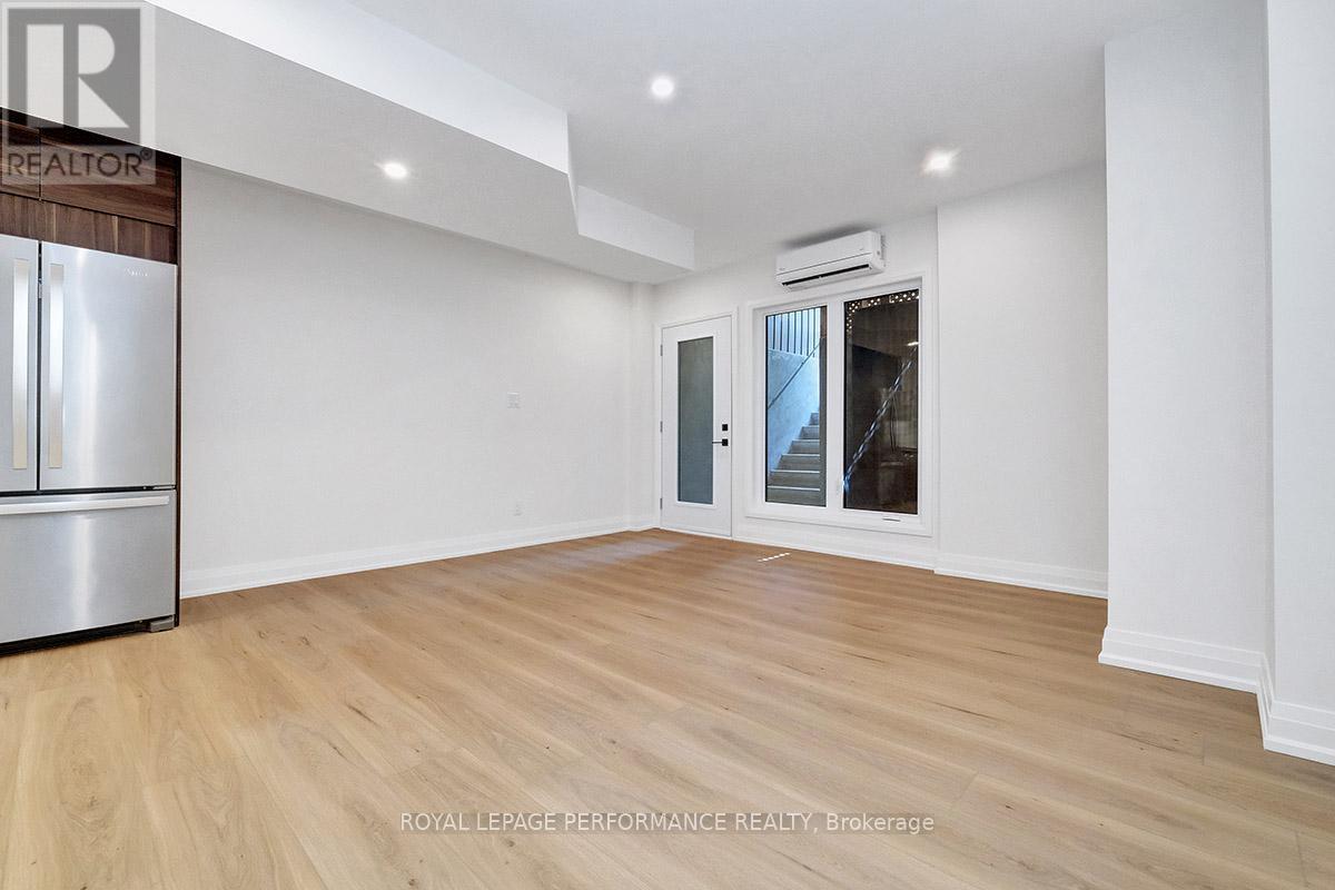 31 Commanda Way, Ottawa, ON - Indoor Photo Showing Other Room