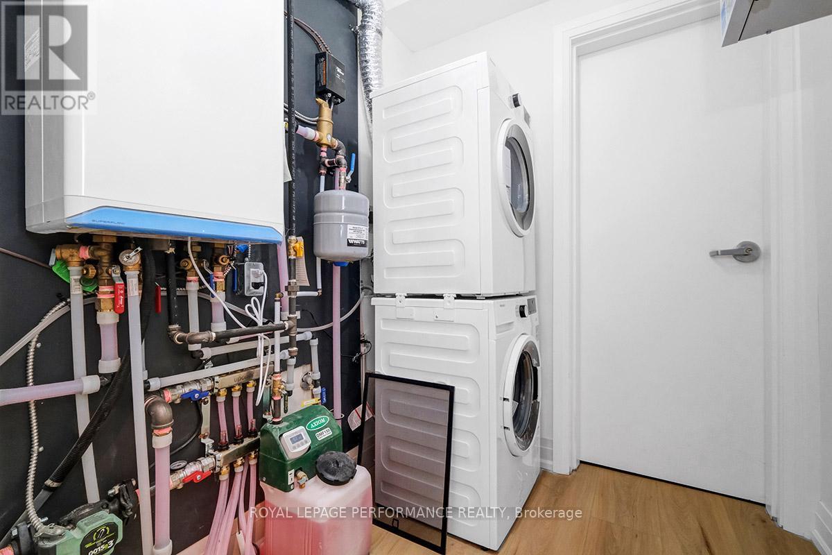31 Commanda Way, Ottawa, ON - Indoor Photo Showing Laundry Room