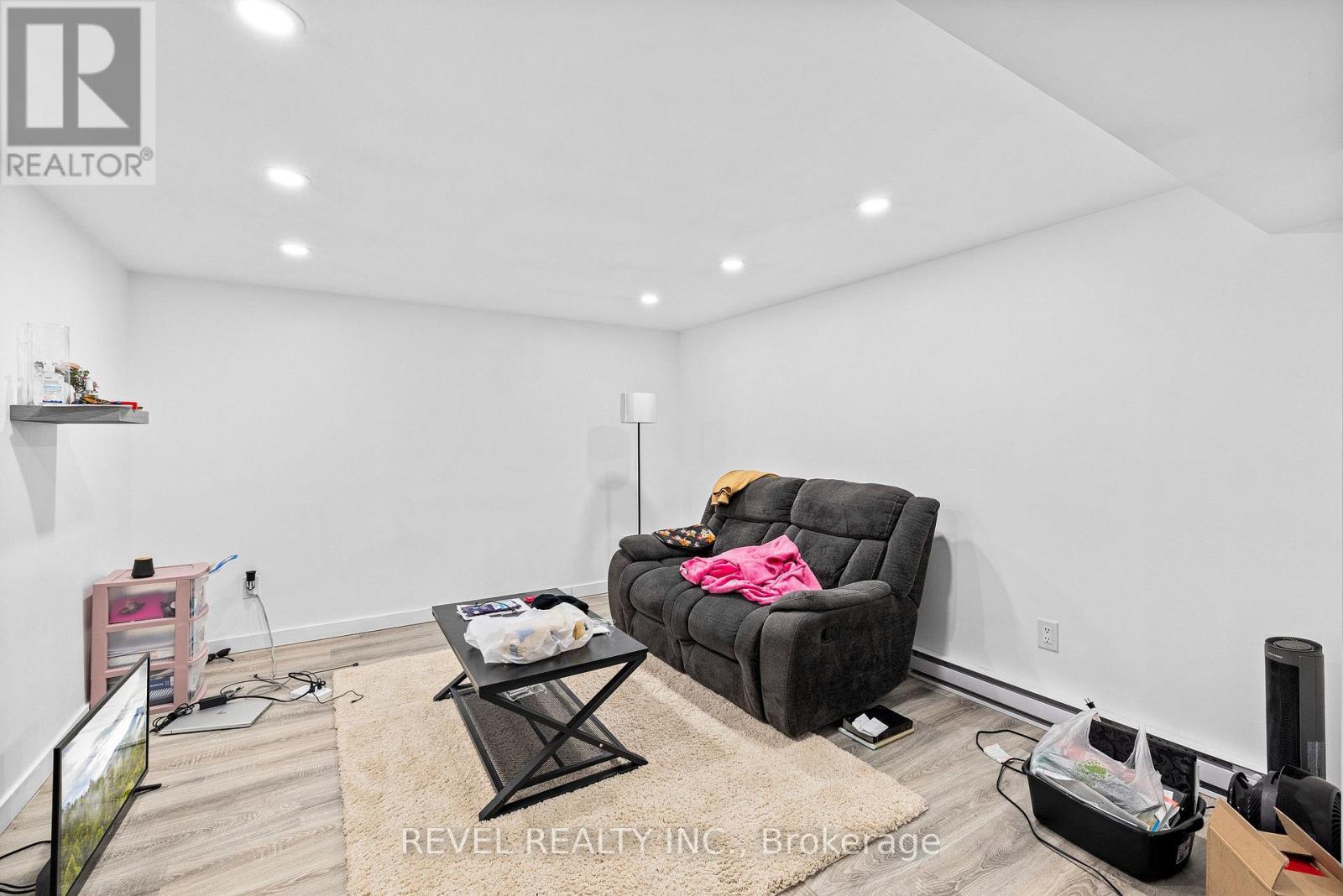 58 & 60 Queen Street S, Mississauga, ON - Indoor