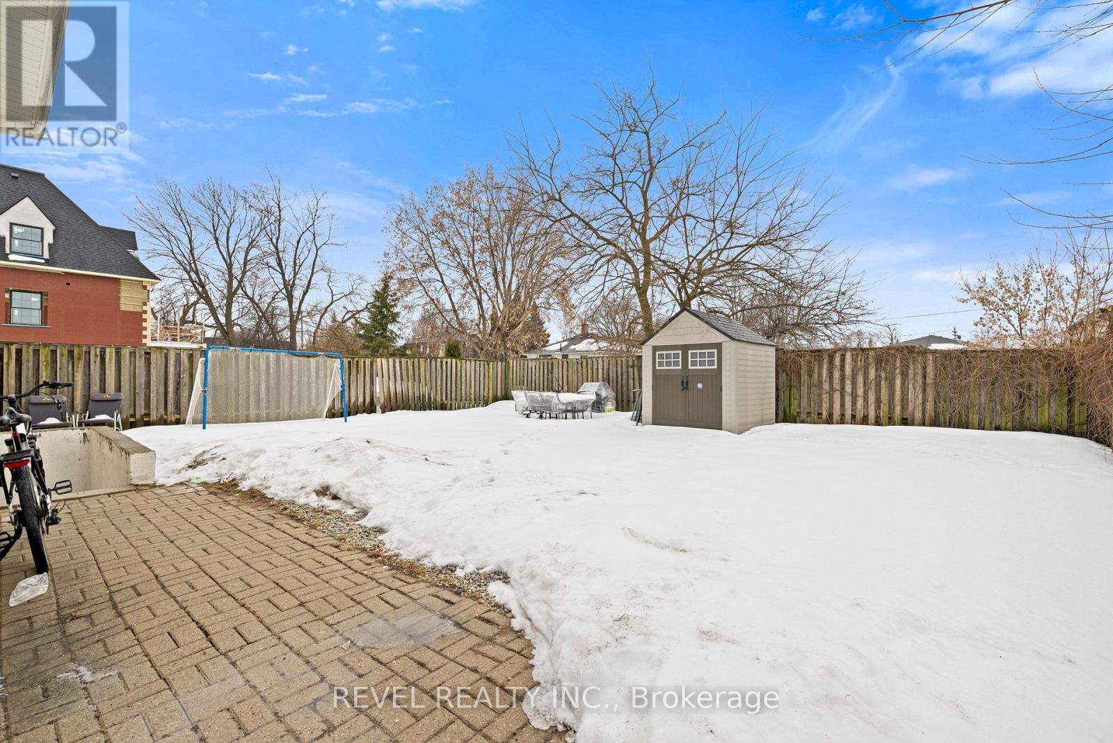 58 & 60 Queen Street S, Mississauga, ON - Outdoor