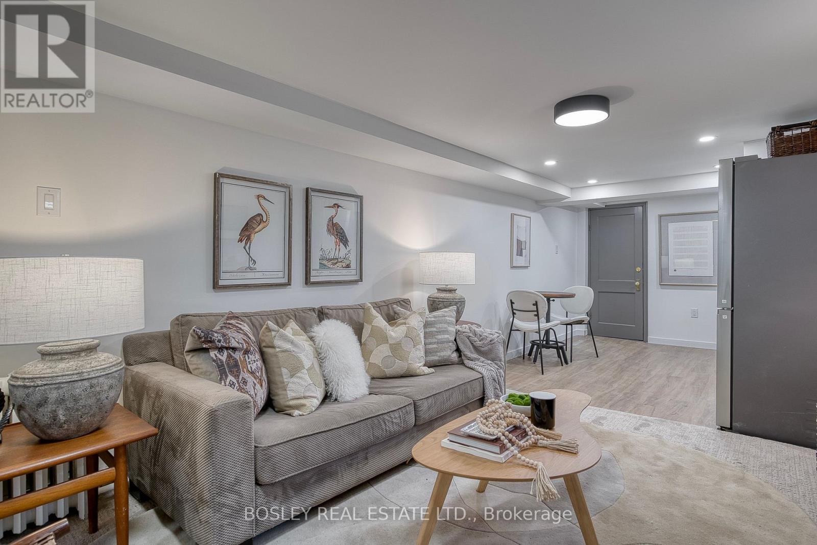 91 Indian Road, Toronto, ON - Indoor Photo Showing Living Room