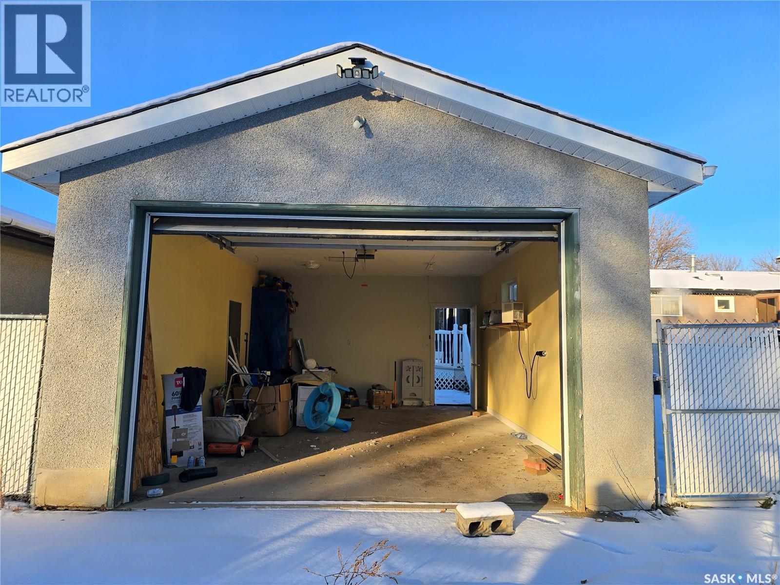 210 Western Crescent, Saskatoon, SK - Outdoor