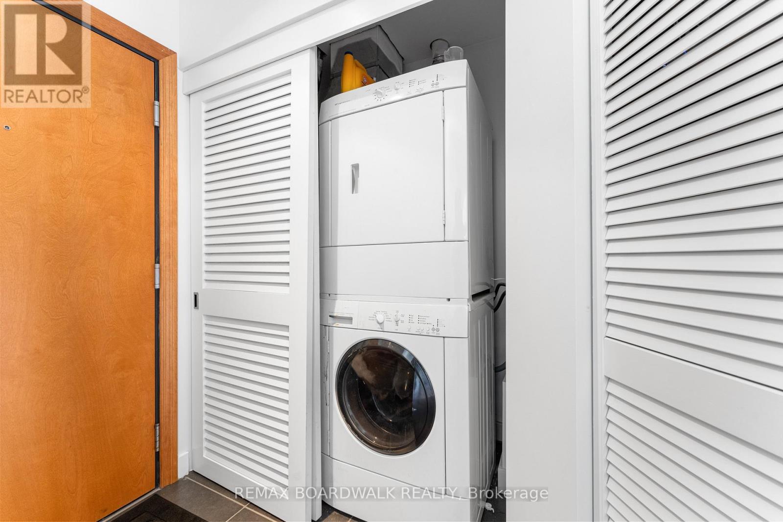 401 - 90 George Street, Ottawa, ON - Indoor Photo Showing Laundry Room