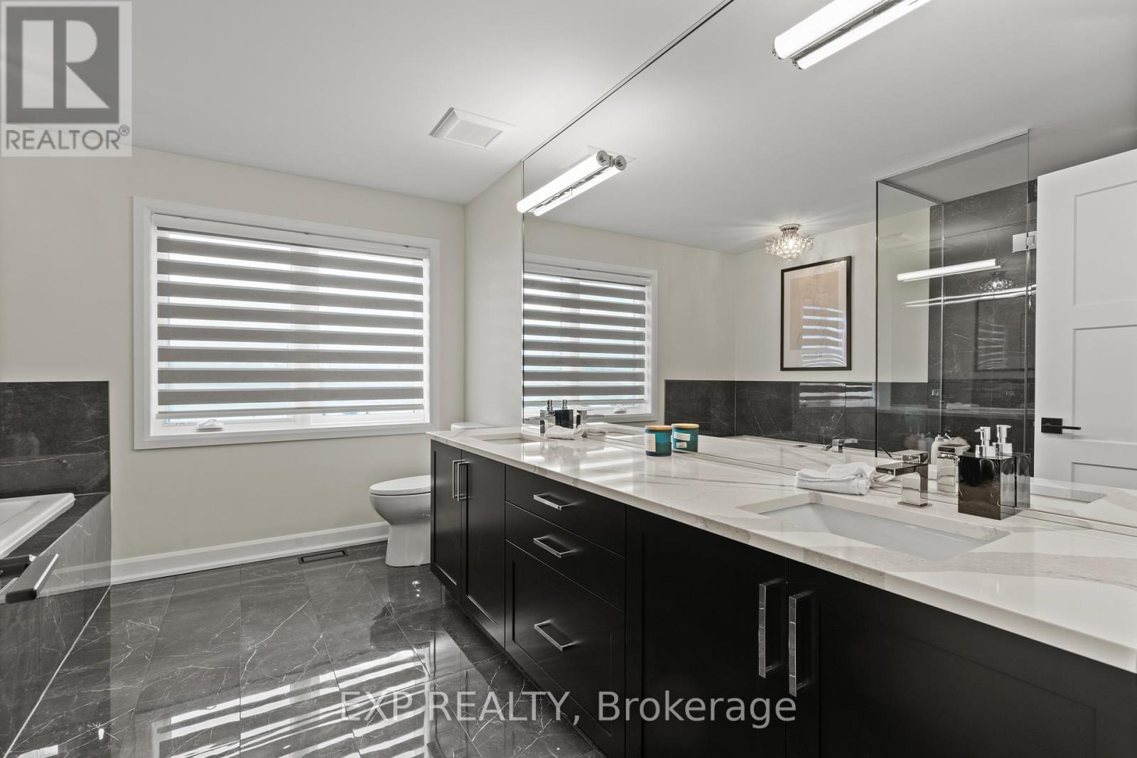 3919 Mitchell Crescent, Fort Erie (Black Creek), ON - Indoor Photo Showing Bathroom