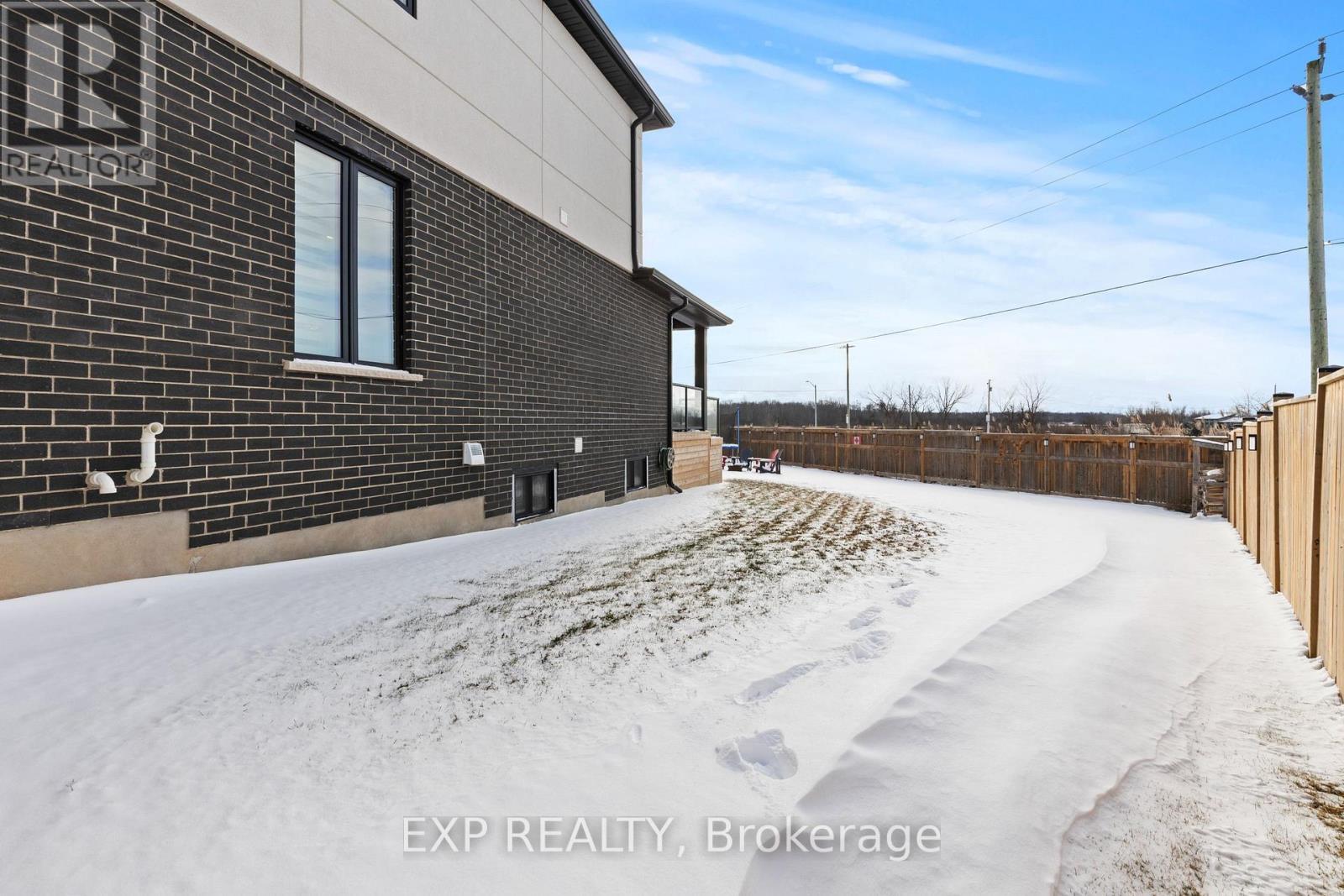 3919 Mitchell Crescent, Fort Erie (Black Creek), ON - Outdoor
