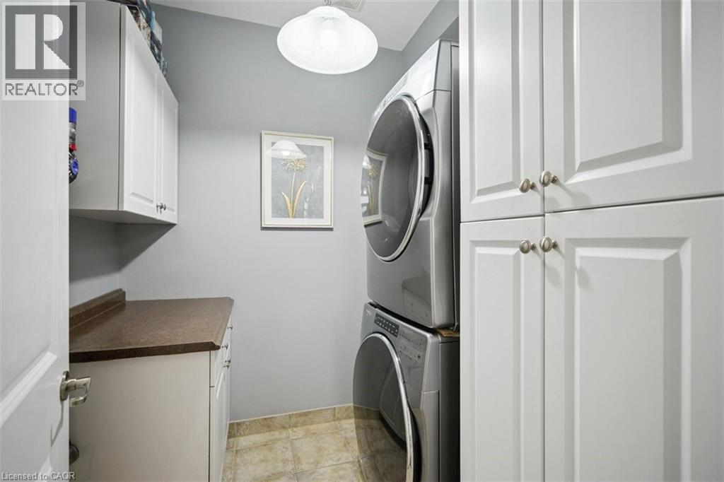 105 Oakhaven Place, Ancaster, ON - Indoor Photo Showing Laundry Room