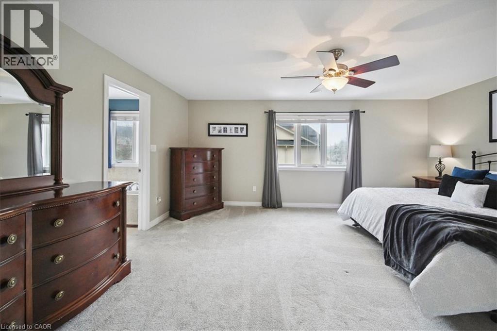 105 Oakhaven Place, Ancaster, ON - Indoor Photo Showing Bedroom