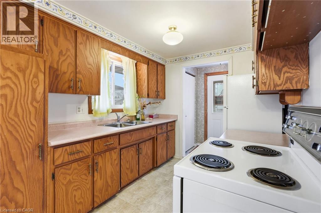 66 Geneva Crescent, Kitchener, ON - Indoor Photo Showing Kitchen With Double Sink