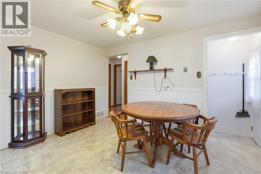 66 Geneva Crescent, Kitchener, ON - Indoor Photo Showing Dining Room