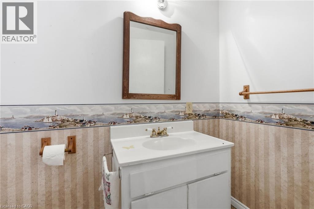 66 Geneva Crescent, Kitchener, ON - Indoor Photo Showing Bathroom