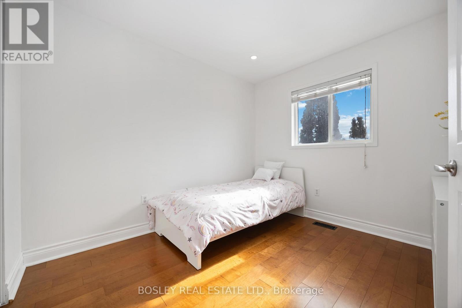 57 Candlebrook Drive, Whitby, ON - Indoor Photo Showing Bedroom