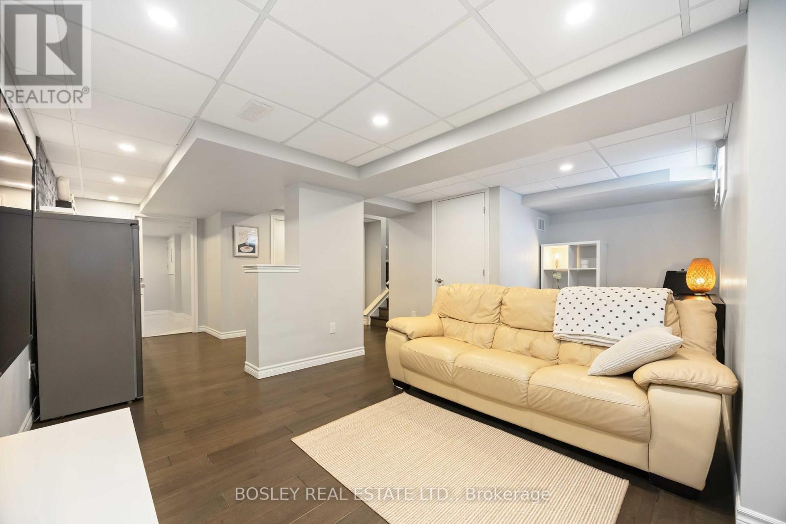 57 Candlebrook Drive, Whitby, ON - Indoor