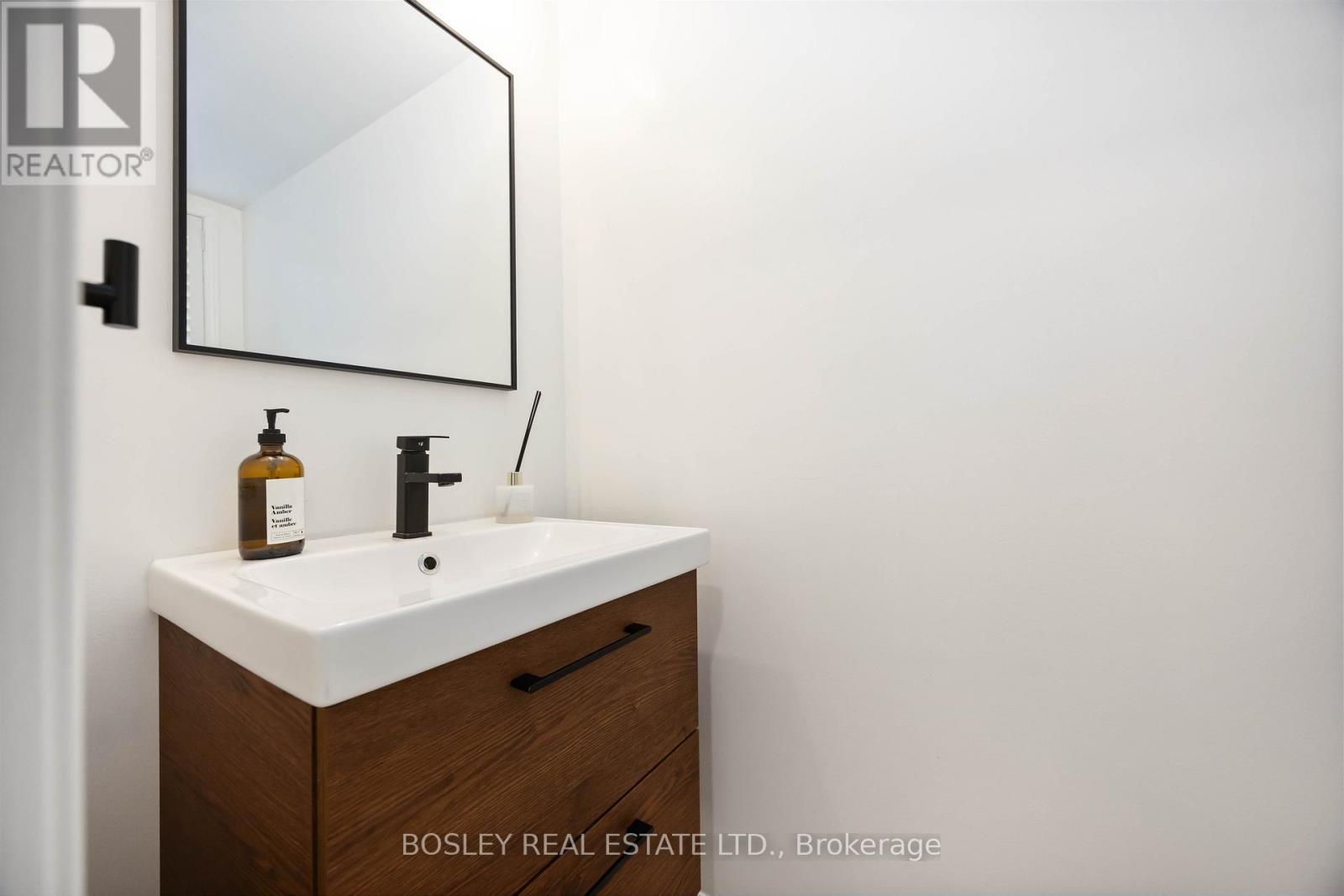 57 Candlebrook Drive, Whitby, ON - Photo Showing Bathroom