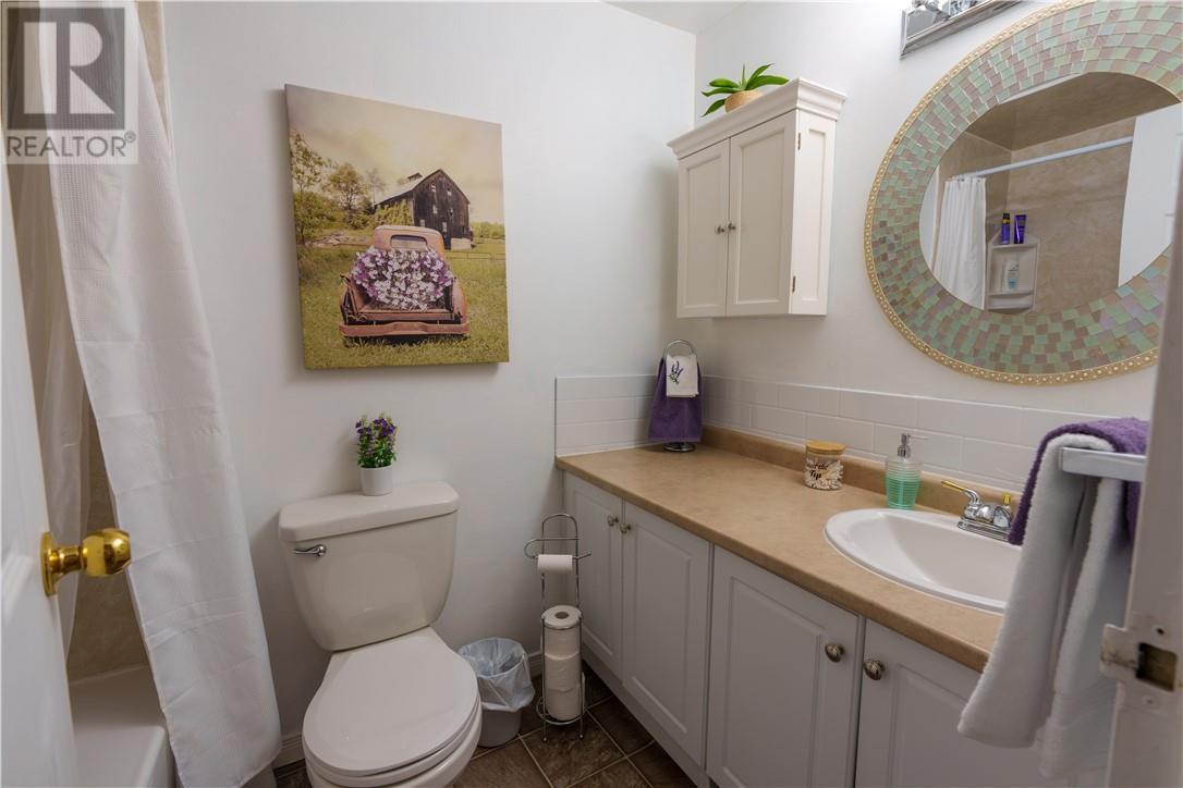 2365 Grenoble Unit# 29, Sudbury, ON - Indoor Photo Showing Bathroom