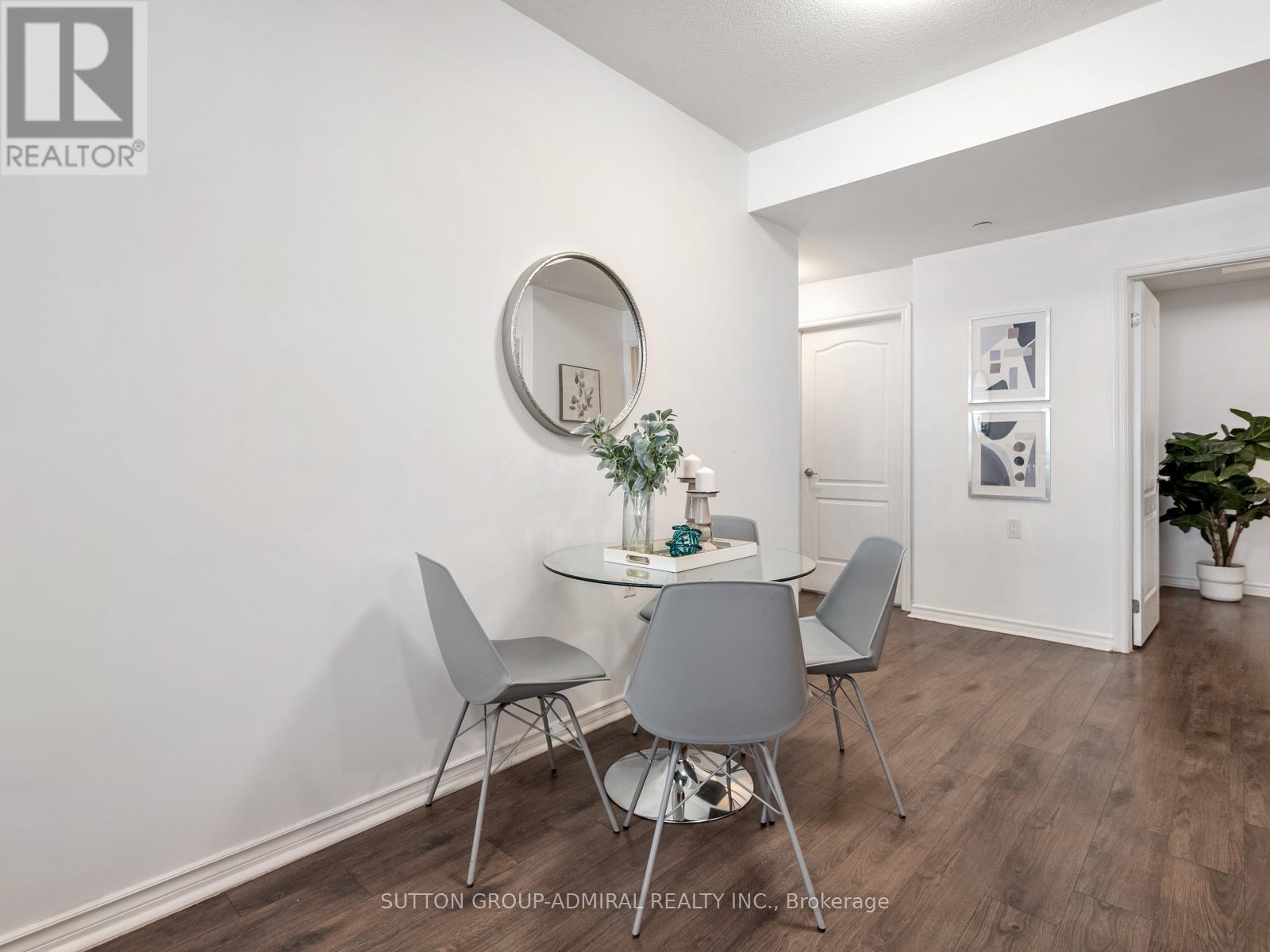 101 - 9589 Keele Street, Vaughan, ON - Indoor Photo Showing Dining Room