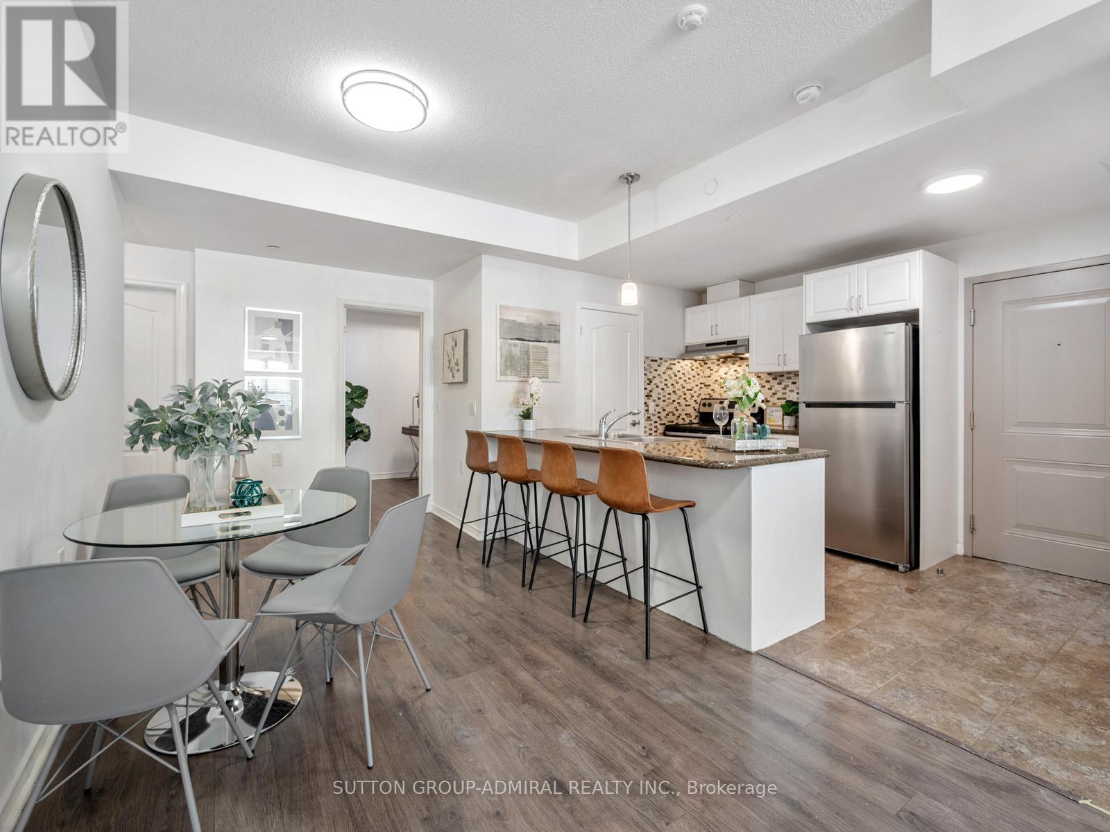 101 - 9589 Keele Street, Vaughan, ON - Indoor