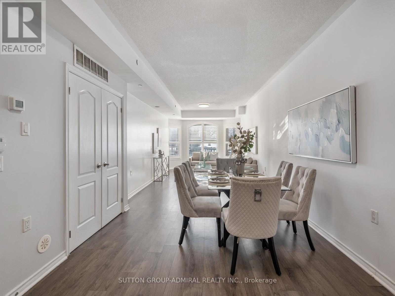 101 - 9589 Keele Street, Vaughan, ON - Indoor Photo Showing Dining Room