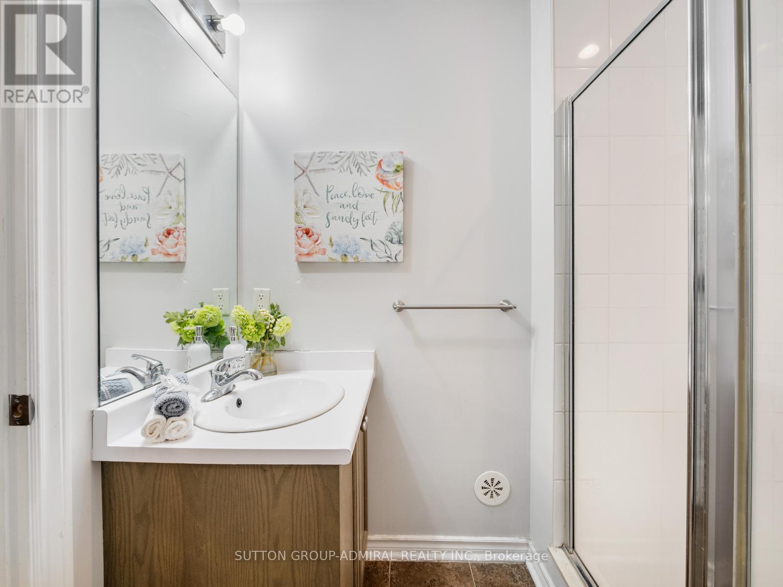 101 - 9589 Keele Street, Vaughan, ON - Indoor Photo Showing Bathroom