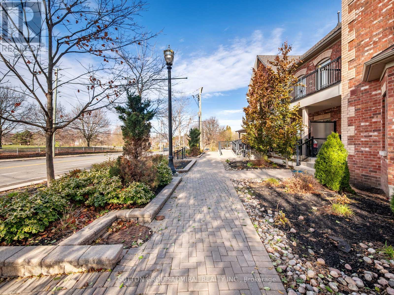 101 - 9589 Keele Street, Vaughan, ON - Outdoor