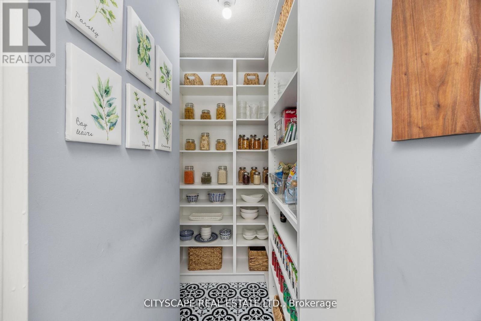 810 - 1 Royal Orchard Blv Boulevard, Markham, ON - Indoor Photo Showing Other Room