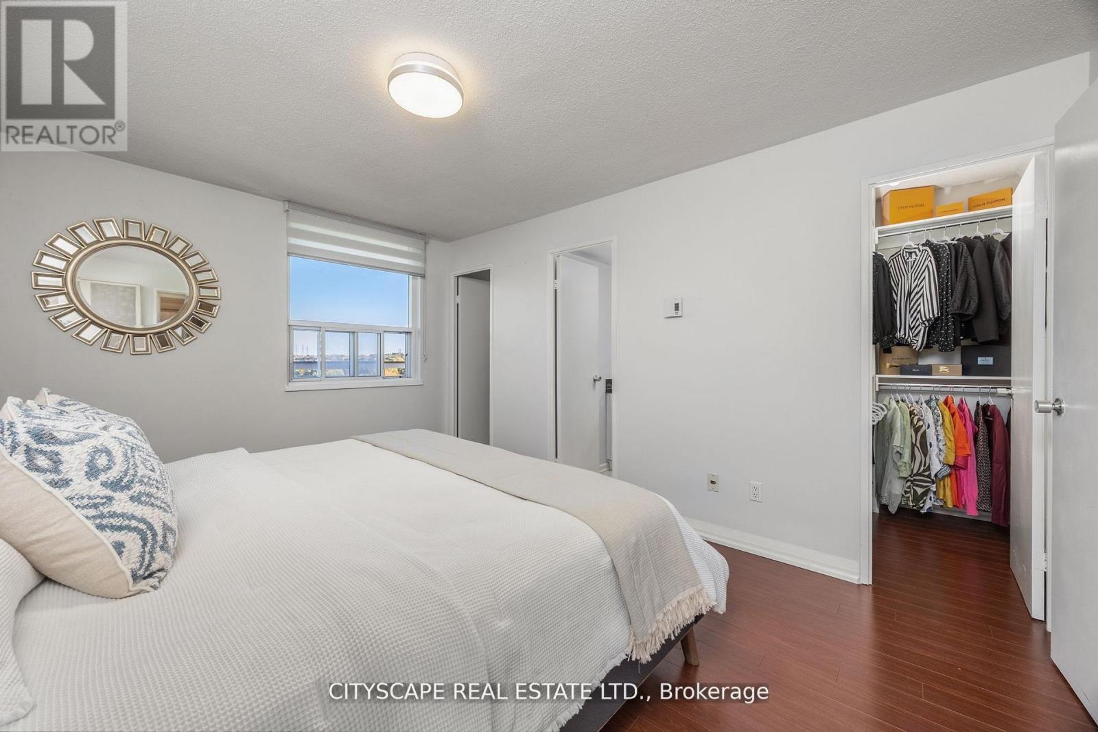 810 - 1 Royal Orchard Blv Boulevard, Markham, ON - Indoor Photo Showing Bedroom