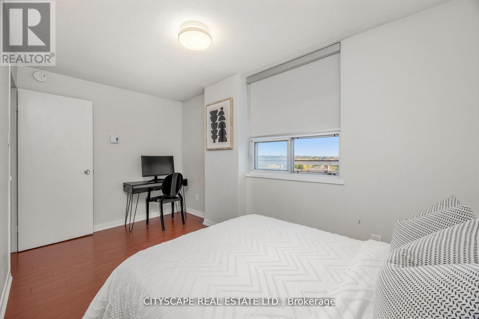 810 - 1 Royal Orchard Blv Boulevard, Markham, ON - Indoor Photo Showing Bedroom