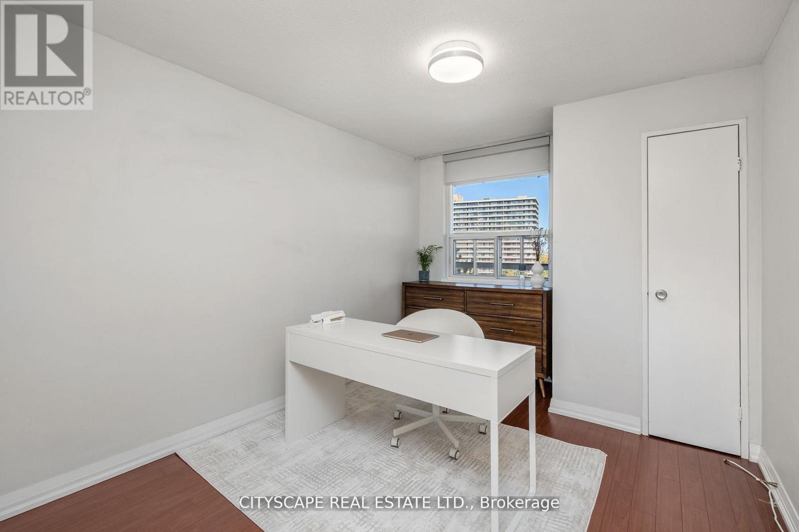 810 - 1 Royal Orchard Blv Boulevard, Markham, ON - Indoor Photo Showing Office